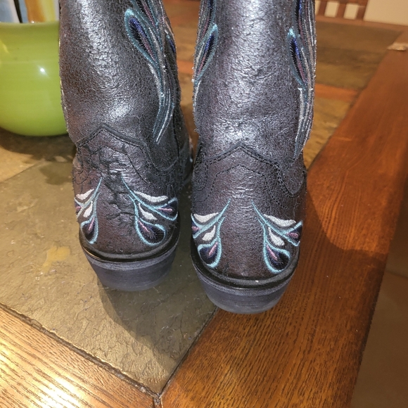 Ariat embroidered boots 💥last price drop💥 - Picture 2 of 6